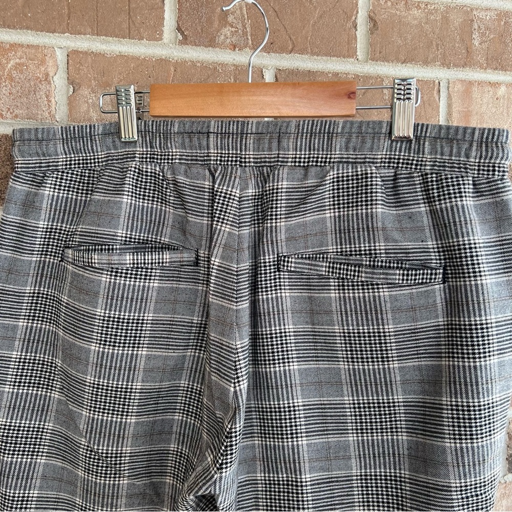 Forever 21 Men plaid tapered pants // medium - Picture 5 of 7